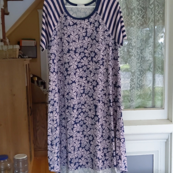 LuLaRoe Dresses & Skirts - Medium LuLaRoe Carly